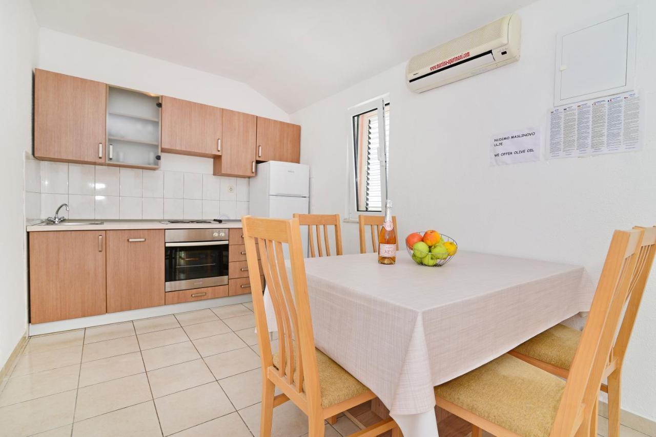 Apartments Martina Водице Екстериор снимка