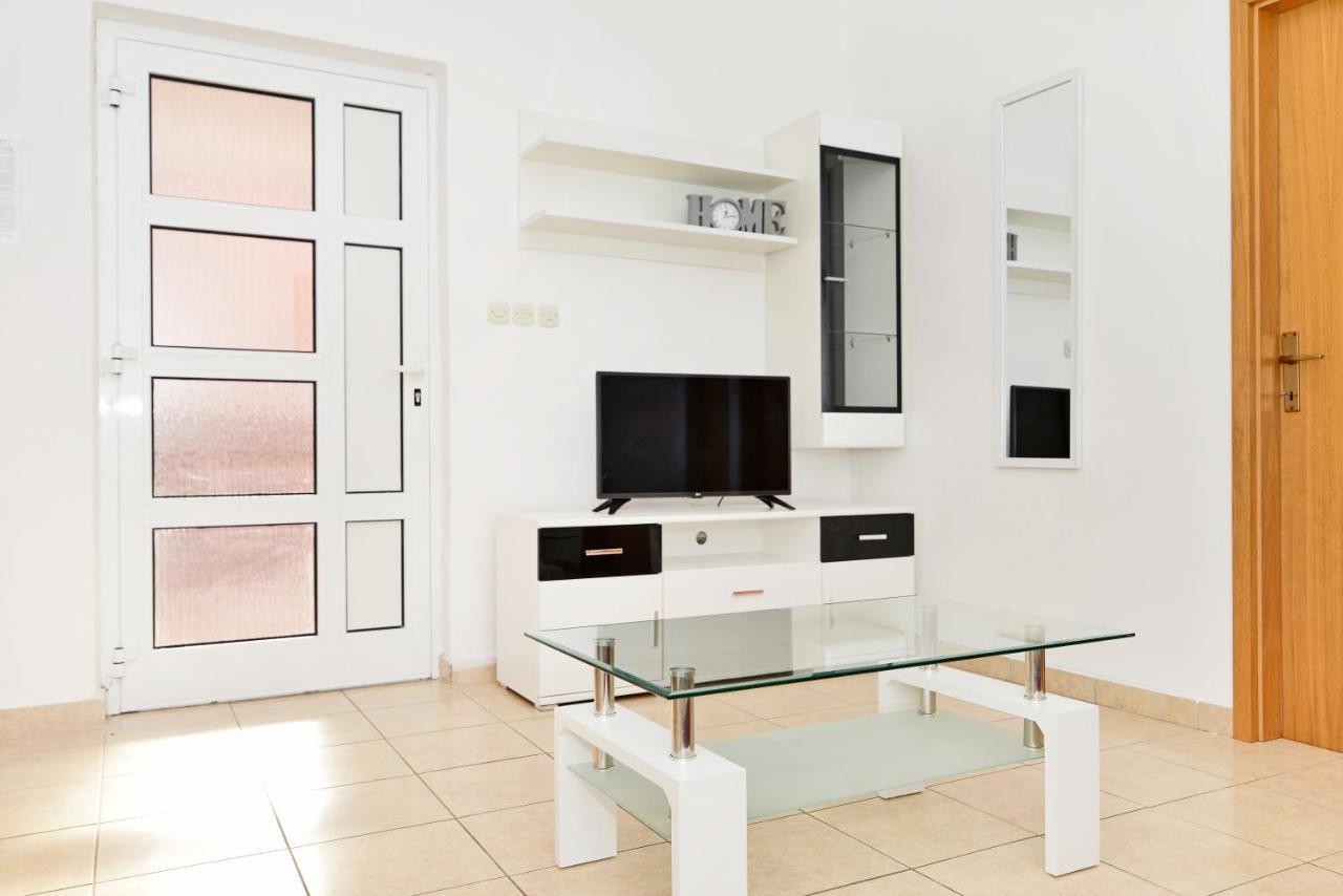 Apartments Martina Водице Екстериор снимка